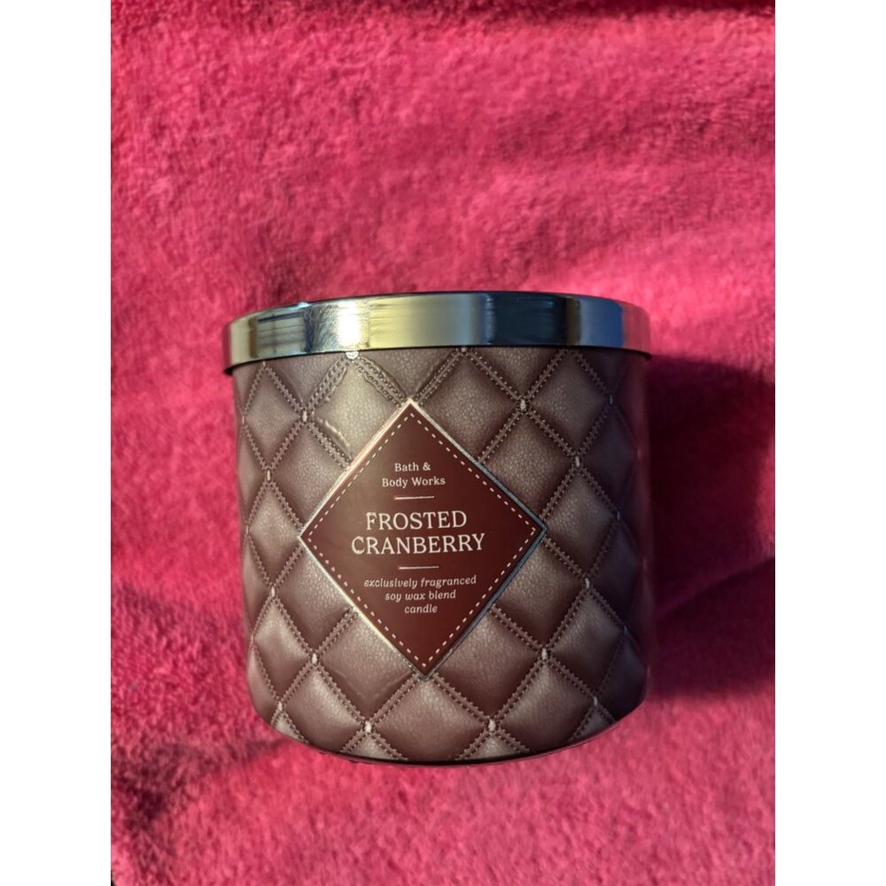 Bath & Body Frosted Cranberry Candle - NEW